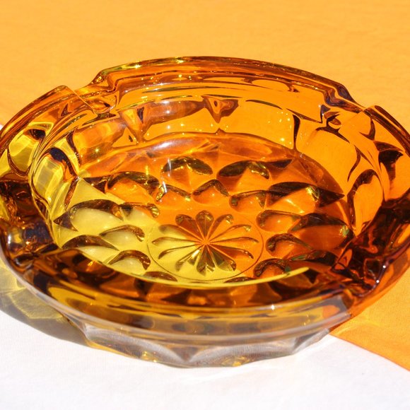 Amber Fairfield Ashtray - Picture 3 of 5